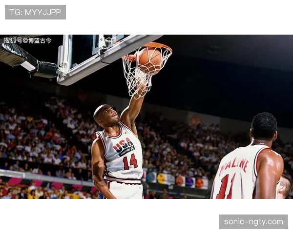 揭秘NBA与FIBA中对阻挡犯规判定的核心区别详解 揭秘NBA与FIBA中对阻挡犯规判定的核心区别详解